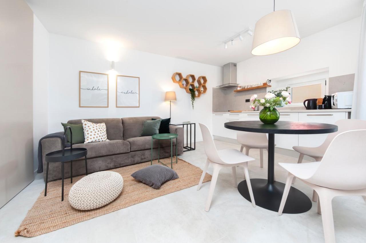 Modern And Cozy Apartments Salt & Pepper In Heart Of 로비니 외부 사진