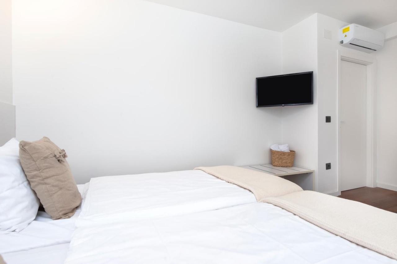 Modern And Cozy Apartments Salt & Pepper In Heart Of 로비니 외부 사진