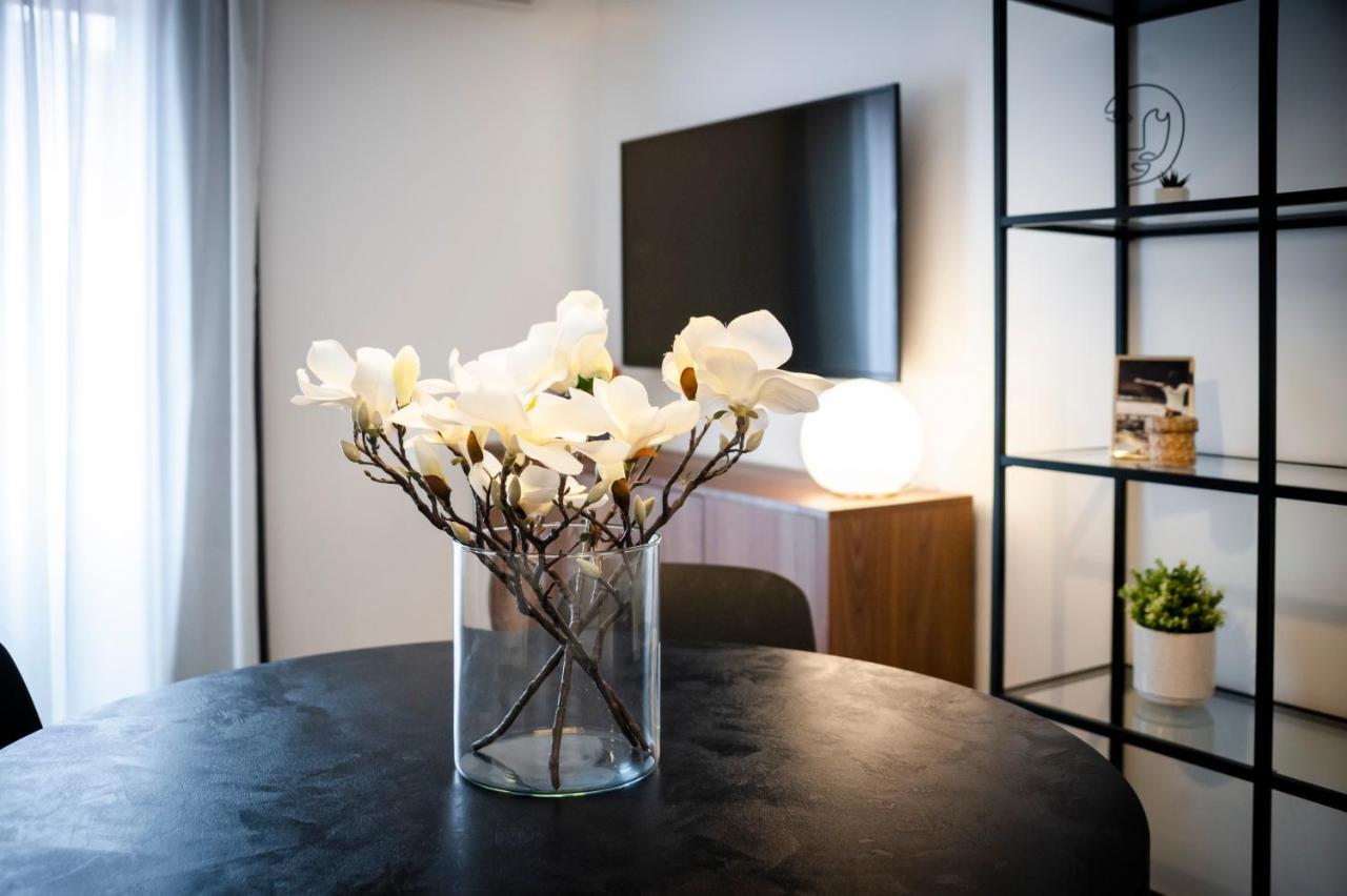 Modern And Cozy Apartments Salt & Pepper In Heart Of 로비니 외부 사진