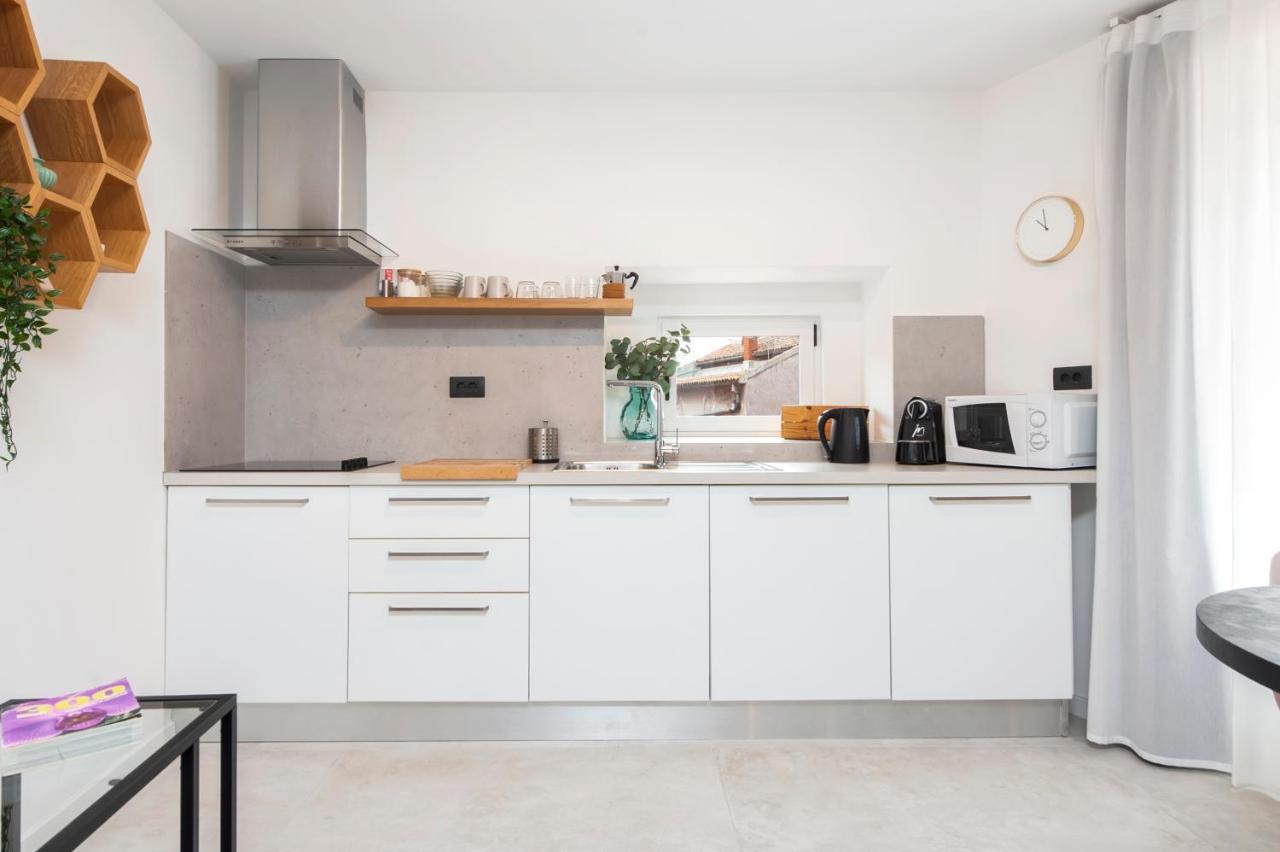 Modern And Cozy Apartments Salt & Pepper In Heart Of 로비니 외부 사진