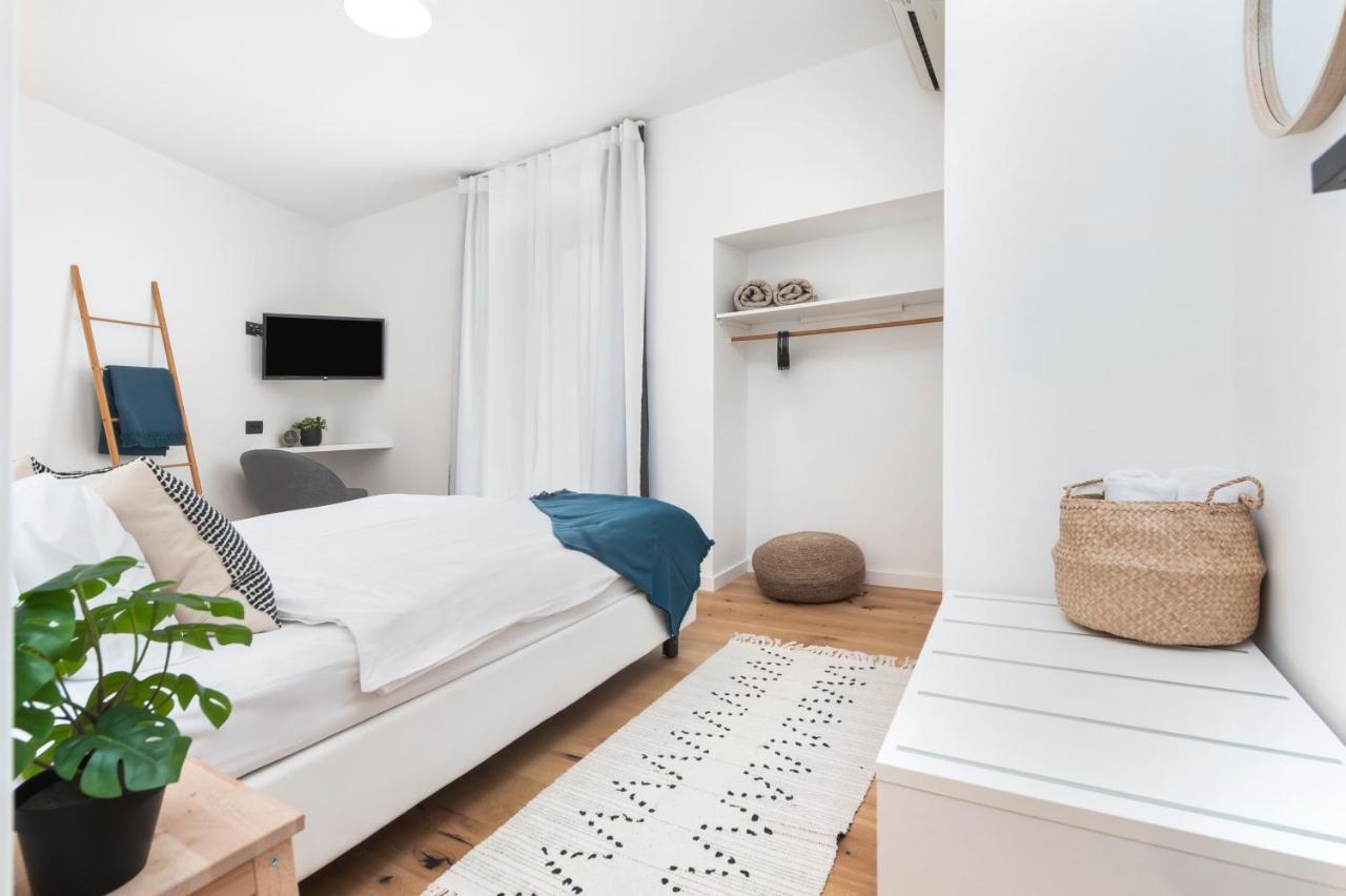 Modern And Cozy Apartments Salt & Pepper In Heart Of 로비니 외부 사진