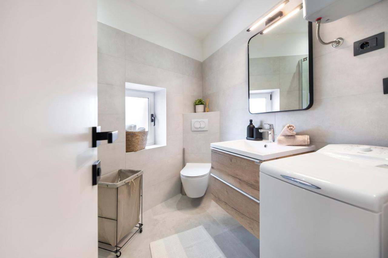 Modern And Cozy Apartments Salt & Pepper In Heart Of 로비니 외부 사진