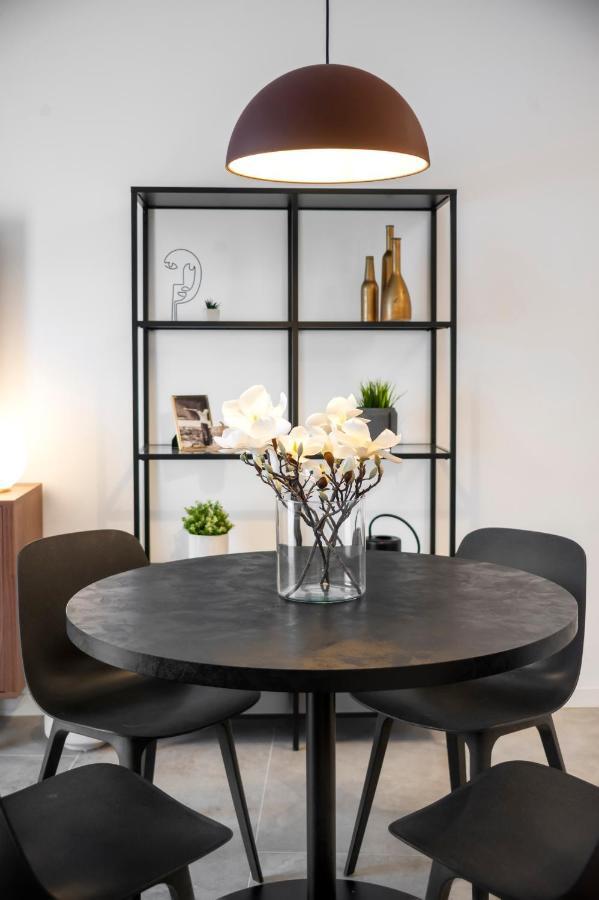 Modern And Cozy Apartments Salt & Pepper In Heart Of 로비니 외부 사진