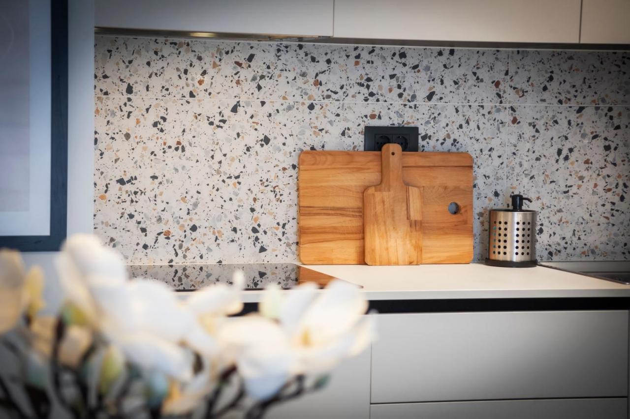 Modern And Cozy Apartments Salt & Pepper In Heart Of 로비니 외부 사진